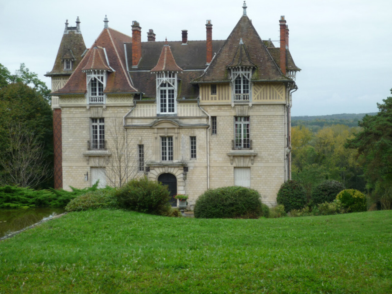 Photos 2 - Prestige - Dpt Seine et Marne (77),  CROUY SUR OURCQ à vendre,  propriété composée d'un château et de deux grands bâtiments de réception sur 27 hectares