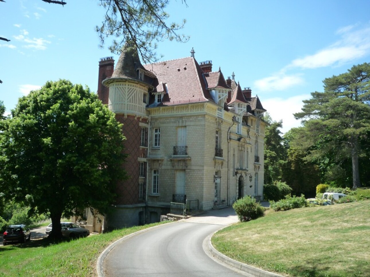 Photos 35 - Prestige - Dpt Seine et Marne (77),  CROUY SUR OURCQ à vendre,  propriété composée d'un château et de deux grands bâtiments de réception sur 27 hectares