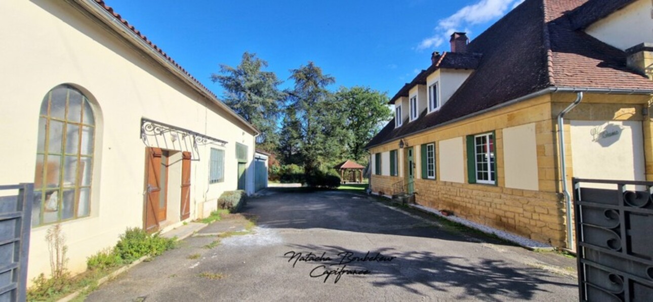 Photos 8 - Prestige - Maison de maître au bord de la Dordogne, 297 m2, 10 p, avec dépendances + piscine