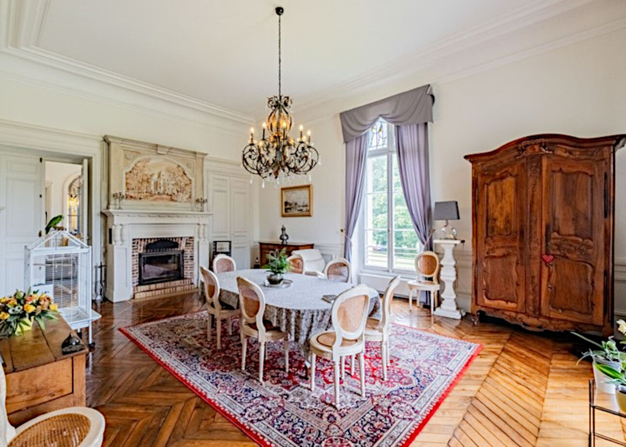 Photos 3 - Prestige - Château XIXe avec dépendances sur 12ha 36a 25ca