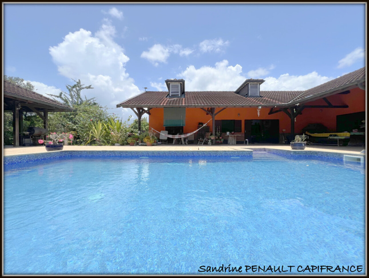 Photos 1 - Prestigious - A VENDRE A KOUROU (GUYANE FRANCAISE) UNE SPLENDIDE PROPRIETE - VILLA T4 DE 120 m² - POOL HOUSE - CARBET SUR PILOTIS - SUPERFICIE TERRAIN 2 HECTARES - AU PRIX DE 678 000 €