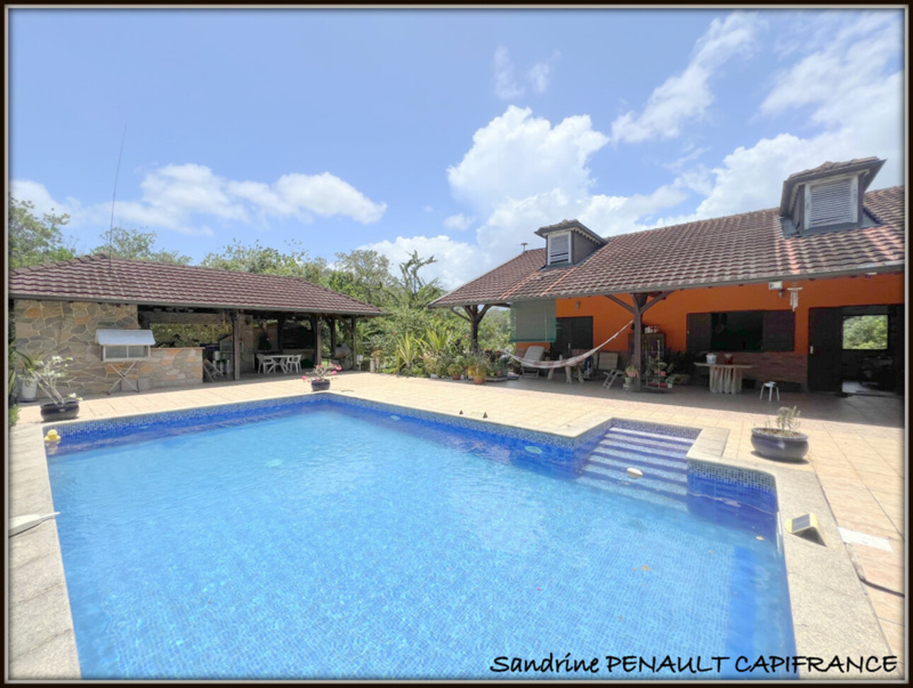 Photos 3 - Prestigious - A VENDRE A KOUROU (GUYANE FRANCAISE) UNE SPLENDIDE PROPRIETE - VILLA T4 DE 120 m² - POOL HOUSE - CARBET SUR PILOTIS - SUPERFICIE TERRAIN 2 HECTARES - AU PRIX DE 678 000 €