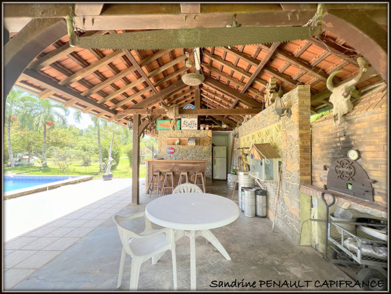 Photos 6 - Prestige - A VENDRE A KOUROU (GUYANE FRANCAISE) UNE SPLENDIDE PROPRIETE - VILLA T4 DE 120 m² - POOL HOUSE - CARBET SUR PILOTIS - SUPERFICIE TERRAIN 2 HECTARES - AU PRIX DE 678 000 €