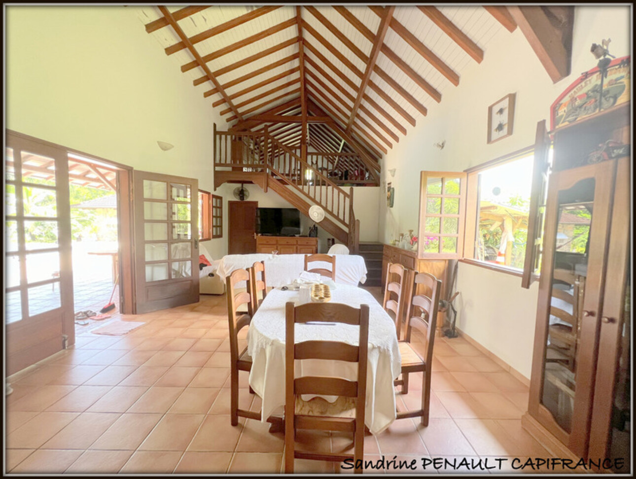 Photos 10 - Prestige - A VENDRE A KOUROU (GUYANE FRANCAISE) UNE SPLENDIDE PROPRIETE - VILLA T4 DE 120 m² - POOL HOUSE - CARBET SUR PILOTIS - SUPERFICIE TERRAIN 2 HECTARES - AU PRIX DE 678 000 €