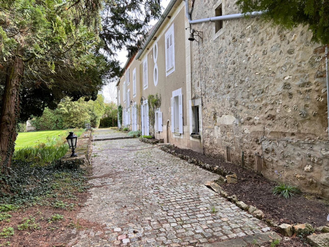 Photos 2 - Equestrian - Dpt Aisne (02),  BAULNE EN BRIE à vendre superbe propriété de 380 m2 habitables sur un terrain de 15 ha avec étang de 3 ha