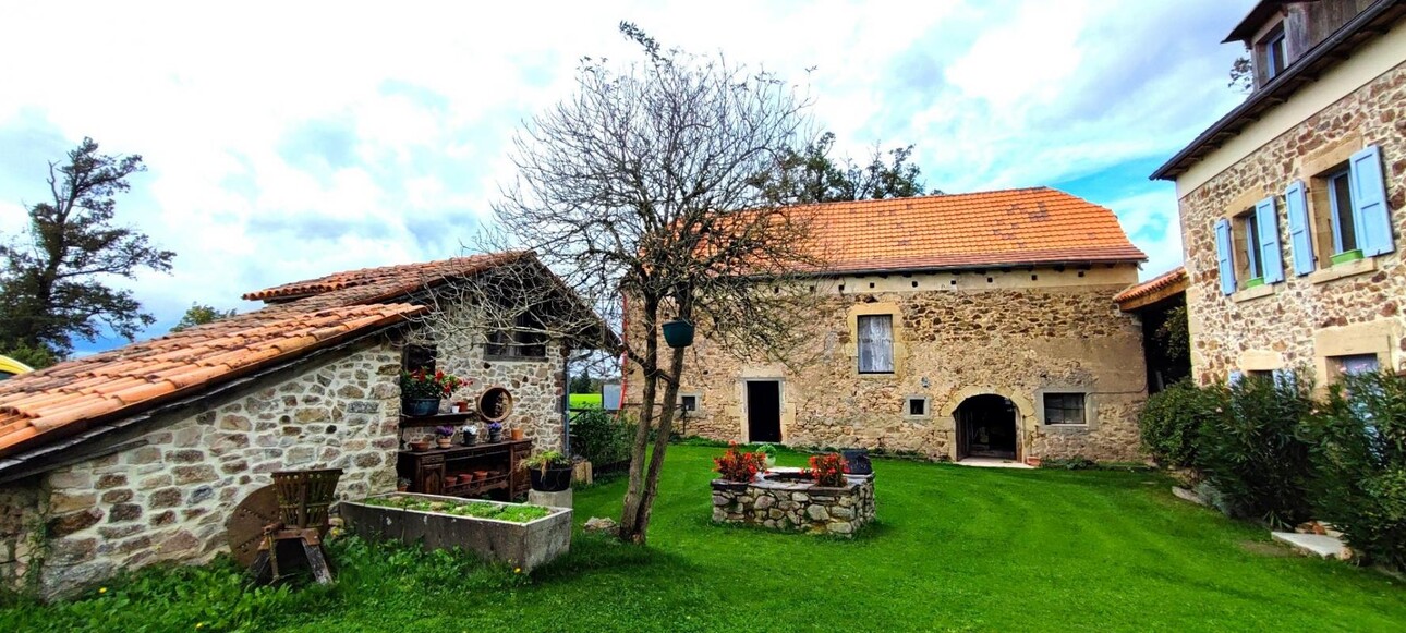 Photos 2 - Tourist - Farm with outbuildings