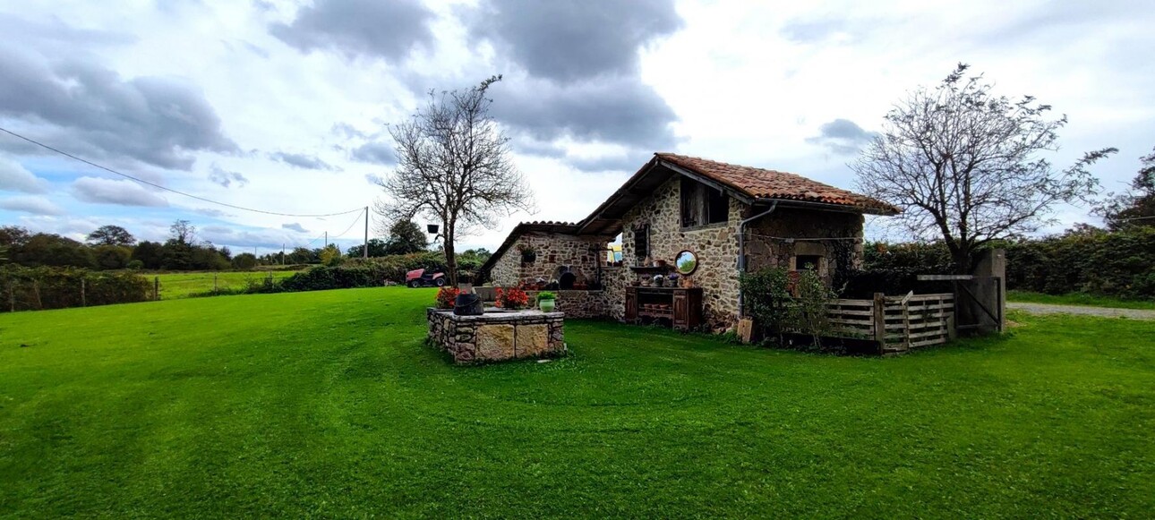 Photos 3 - Tourist - Farm with outbuildings