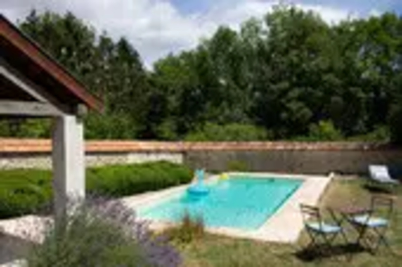 Photos 1 - Touristique - MAISON HABITATION ET GITE AVEC PISCINE CHAUFFEE CLOS DE MURS