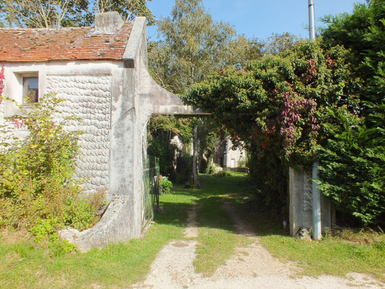 Photos 3 - Tourist - Dpt Seine et Marne (77), for sale near COULOMMIERS property P10