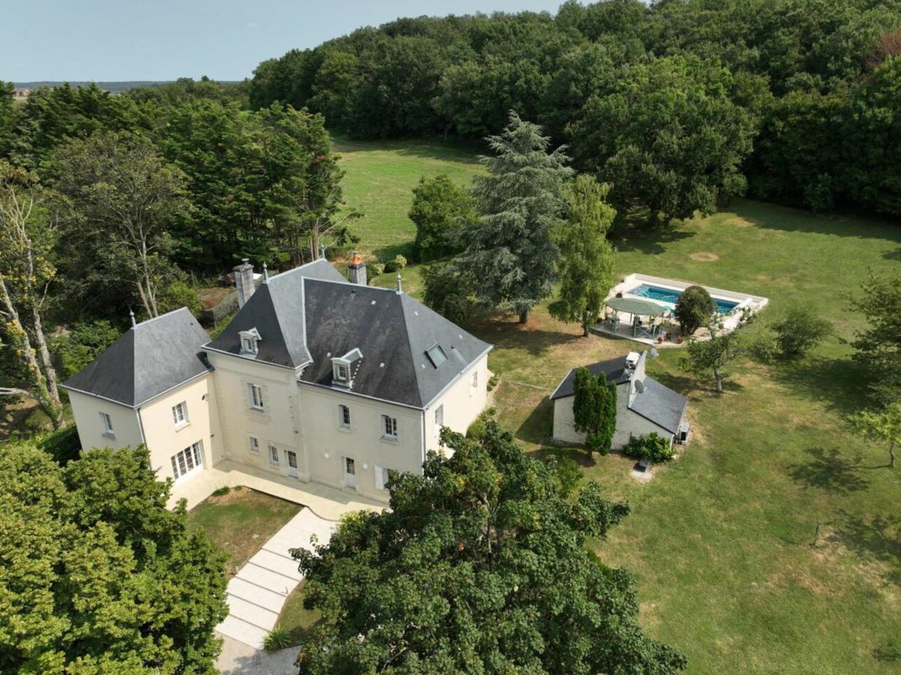 Photos 1 - Prestige - MAISON de MAITRE de 344 M² sur PARC de 7.400 M² avec PISCINE