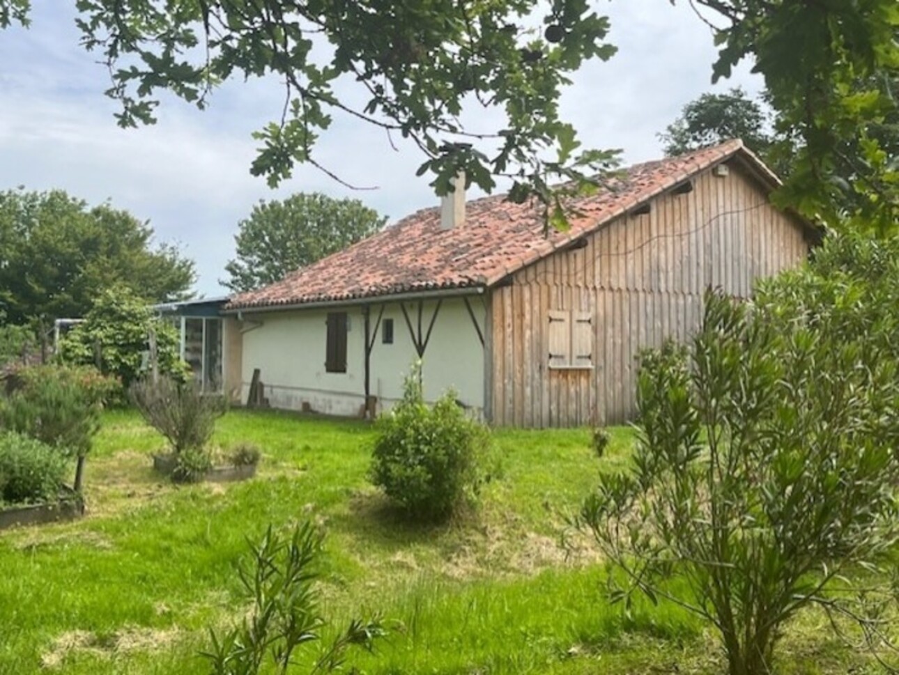 Photos 2 - Prestige - Dpt Gers (32), à vendre NOGARO proche, ancienne METAIERIE de 130m2 sur 1.3 ha avec bâtiment de 100 m2 aménageable , bois, AU CALME ! sans nuisance