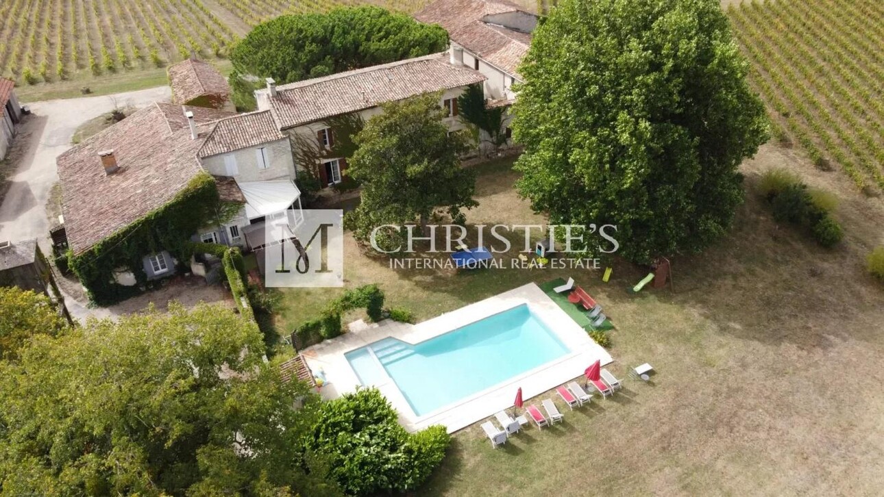 Photos 1 - Equestrian - Property with panoramic views, gîte, 10-ha organic vineyard. Great potential !