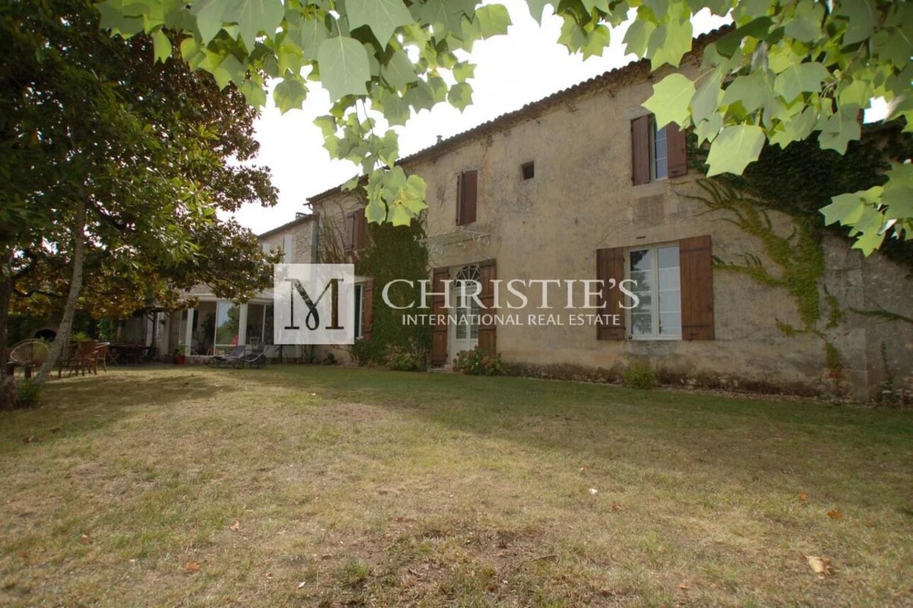 Photos 6 - Equestrian - Property with panoramic views, gîte, 10-ha organic vineyard. Great potential !