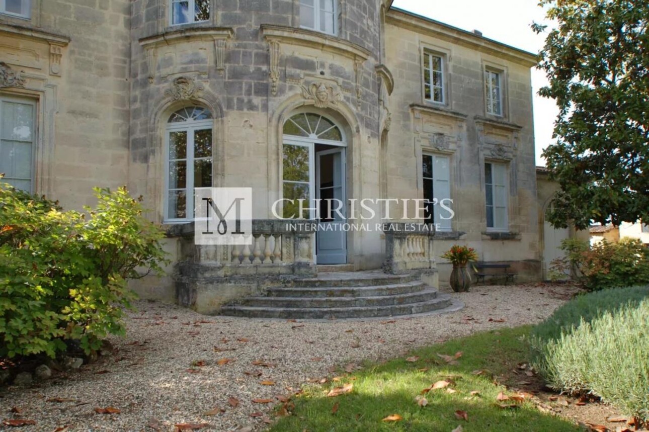 Photos 1 - Prestigious - For sale character vineyard estate of 28 ha in one block