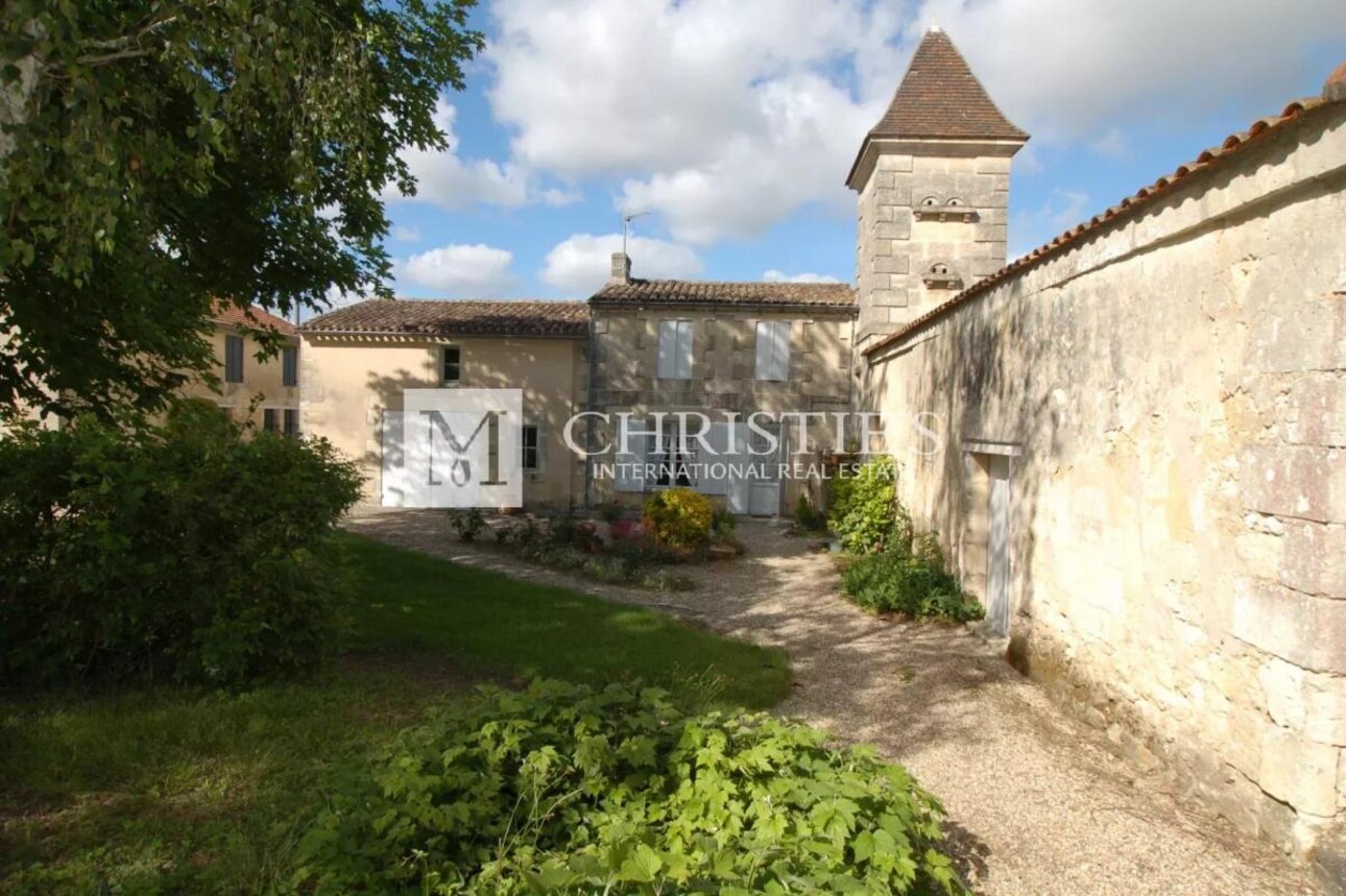 Photos 4 - Prestigious - For sale character vineyard estate of 28 ha in one block