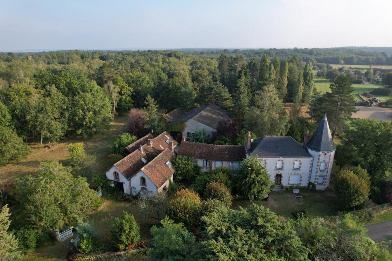 Photos 2 - Touristique - Propriété avec Deux Maisons et un Gîte sur 7,3 ha