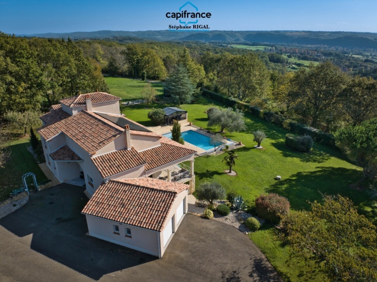 Photos 3 - Équestre - Propriete à vendre 9 pièces FUMEL (47) Maison contemporaine de 230 m² avec piscine et 1,9Ha de terrain clôturé