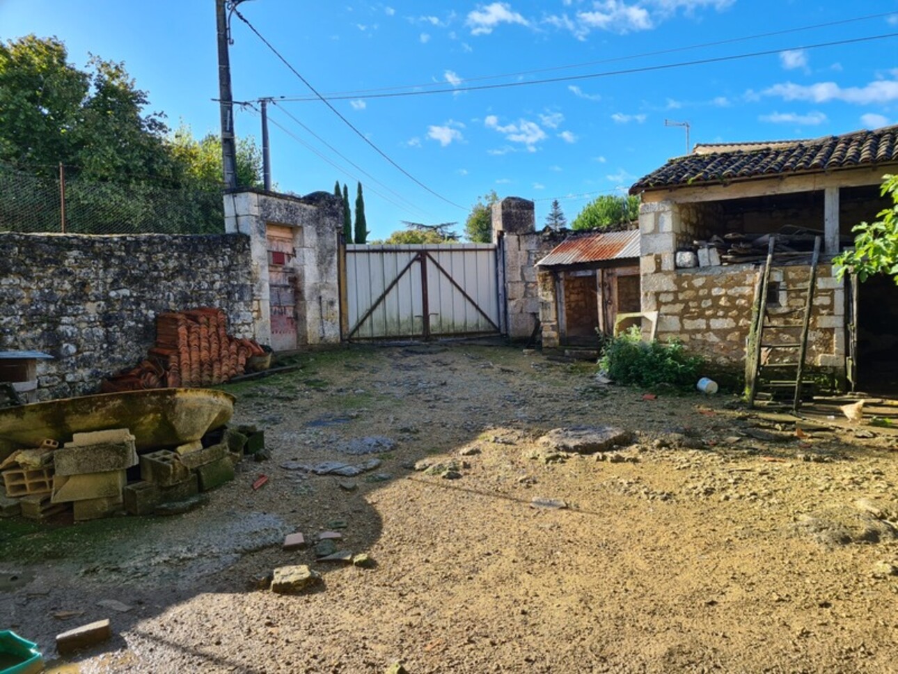 Photos 8 - Touristique - Grange de charme de 120 m2 à restaurer dans secteur recherché