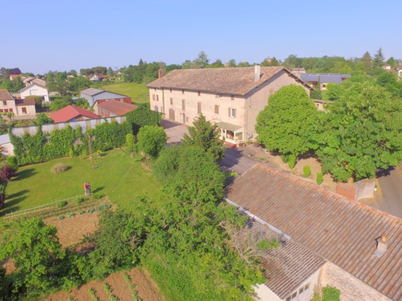 Photos 1 - Tourist - Dpt Saône et Loire (71), à vendre secteur Tournus Maison en pierre - ferme de maître sur environ 7 300 m2 de terrain à 490 000 €