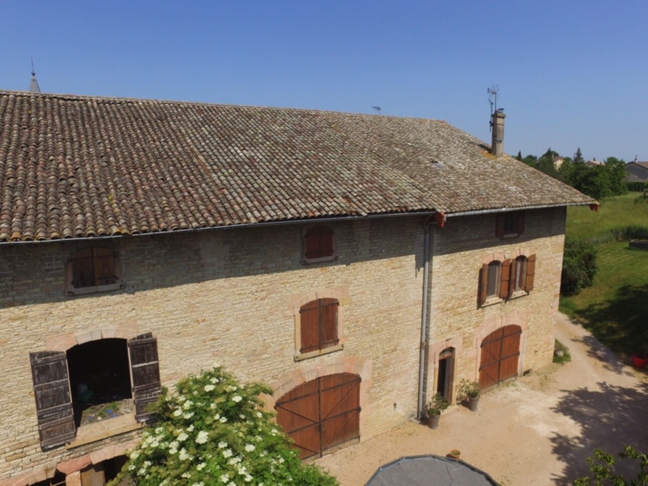 Photos 3 - Tourist - Dpt Saône et Loire (71), à vendre secteur Tournus Maison en pierre - ferme de maître sur environ 7 300 m2 de terrain à 490 000 €