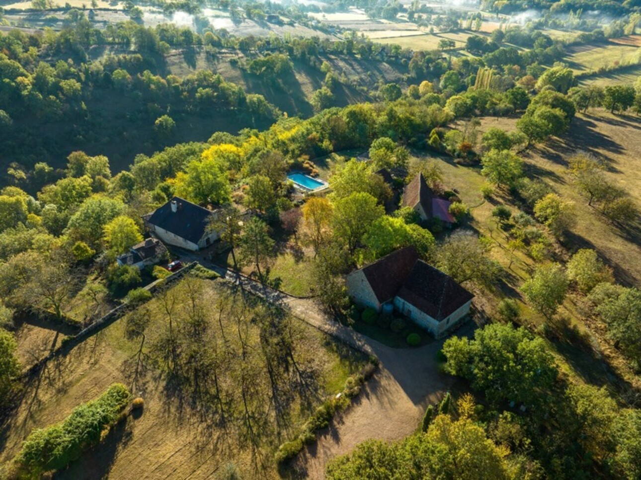 Photos 19 - Prestigious - Exceptional hamlet in a dominant position with almost 560m2 on 3.7 hectares with swimming pool in BO