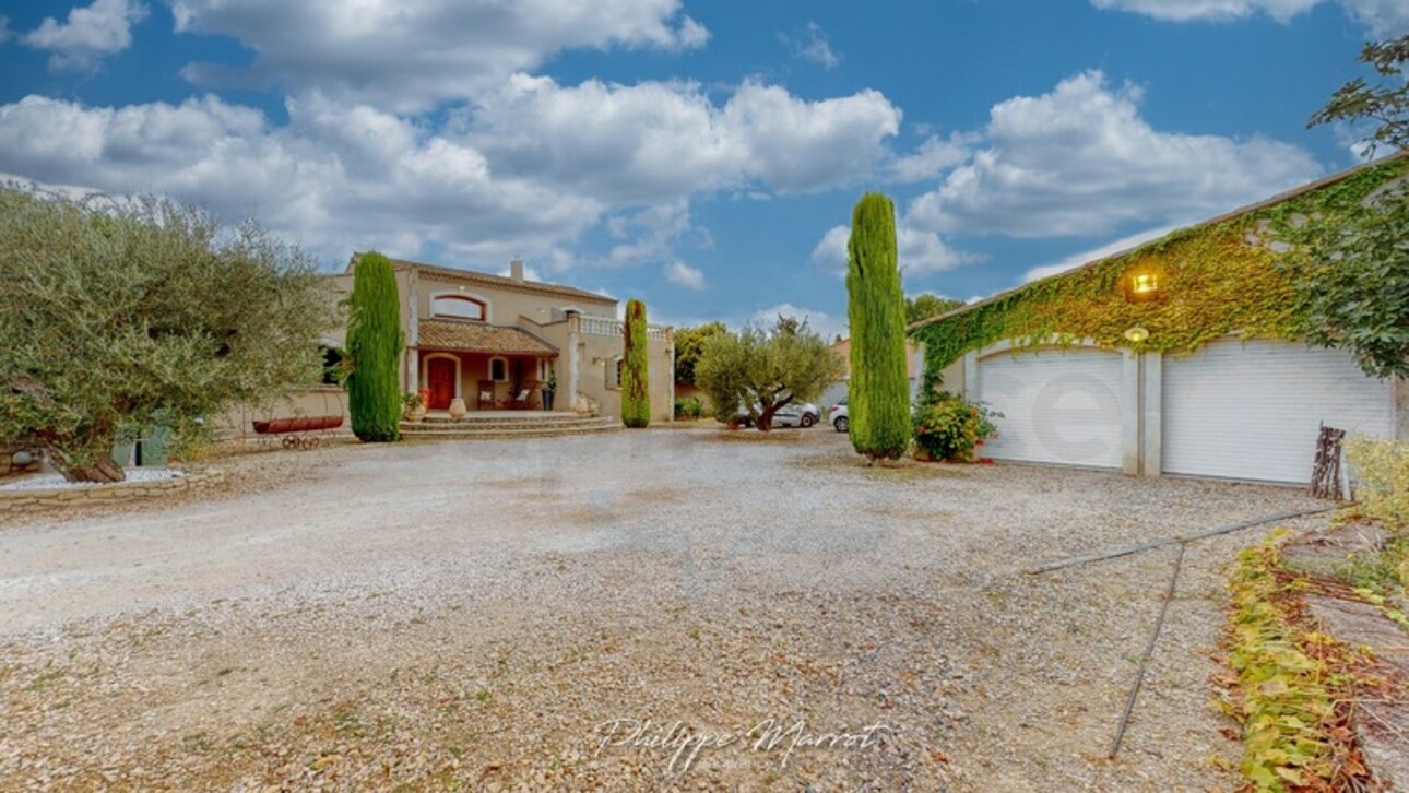 Photos 2 - Prestige - Villa Provencale de caractère avec des prestations haut de gamme