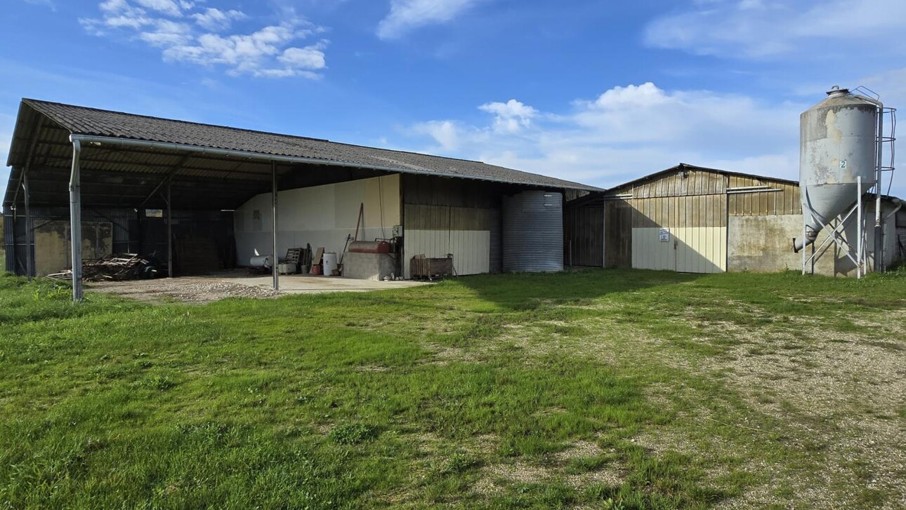 Photos 3 - Touristique - Corps de ferme avec habitation sur 3.7HA