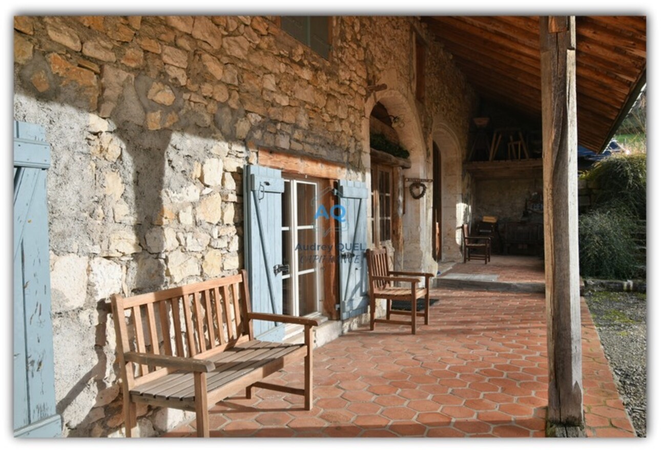 Photos 3 - Tourist - For sale - Property - 340 m² (570 m² total) - 10 rooms - Le Poizat-Lalleyriat (01)