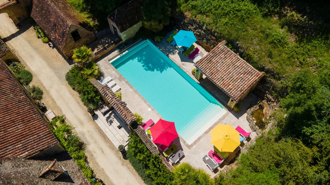 Photos 13 - Prestige - Authentique chartreuse du XVIII ème siècle avec ses 3 gîtes, sa piscine sur 10 ha environ