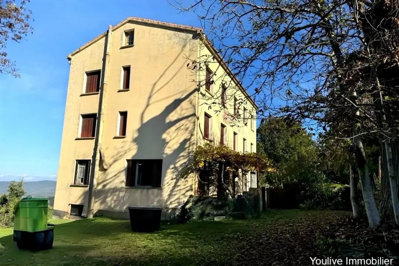 Photos 1 - Touristique - CORSE : Ancien HOTEL-RESTAURANT  de 14 chambres d'une superficie 410 m²