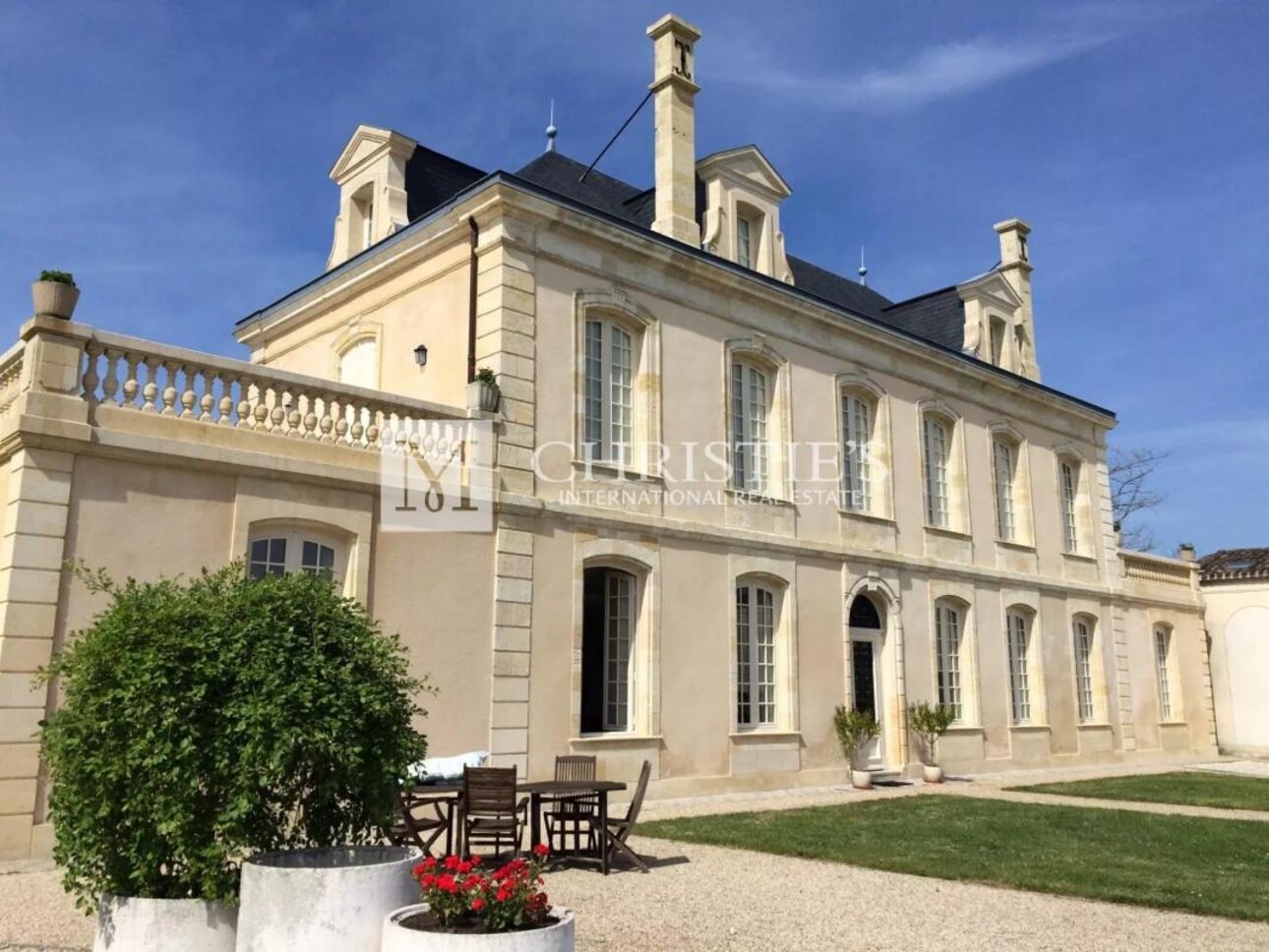 Photos 1 - Vineyard - Attractive hobby vineyard estate for sale with 1 ha AOC Médoc