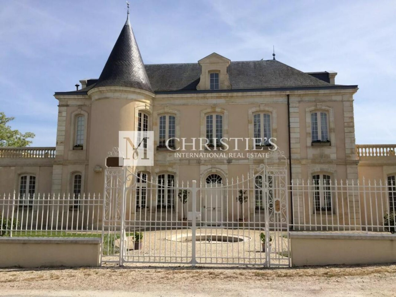 Photos 4 - Vineyard - Attractive hobby vineyard estate for sale with 1 ha AOC Médoc