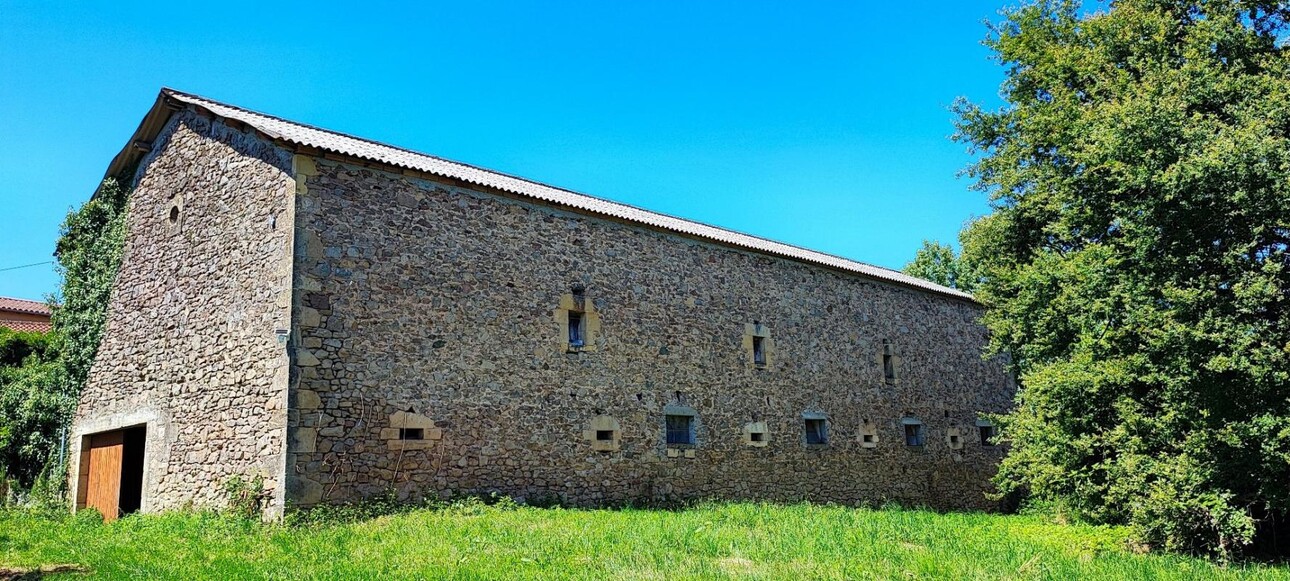 Photos 3 - Tourist - Farm with outbuildings