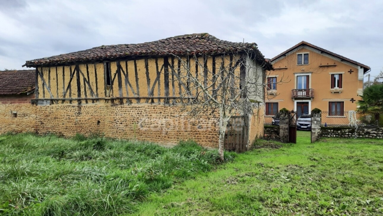 Photos 1 - Touristique - maison principale 6 pièces - dépendances et granges proche GARLIN 40320