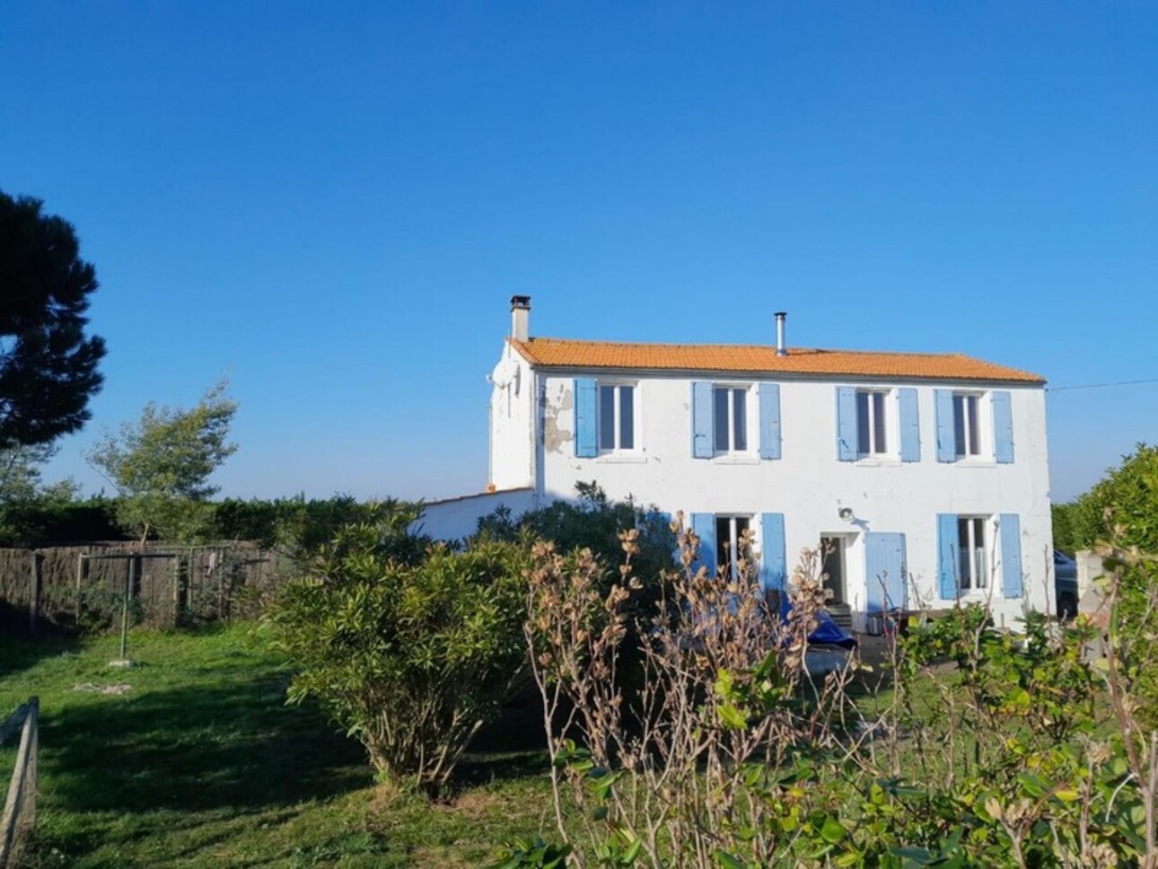 Photos 1 - Touristique - Dpt Charente Maritime (17), A Vendre ST-GEORGES D'OLERON propriété de 244m², 3 maisons, 13 pièces, Terrain 7.700m²