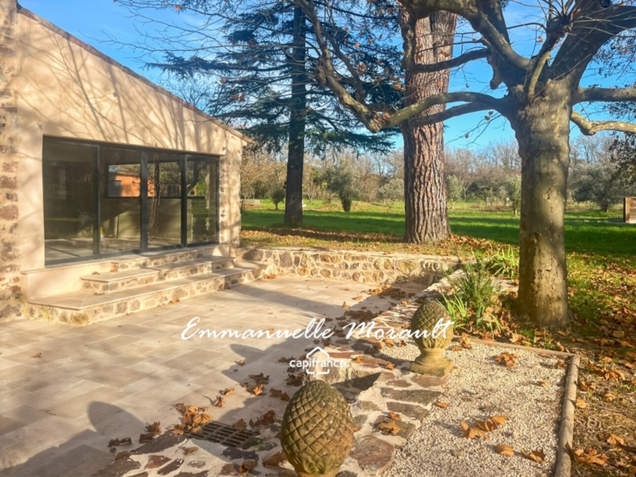 Photos 6 - Equestrian - Propriété de 2 logements et bâtiments agricoles à vendre à BAGNOLS EN FORET (83)