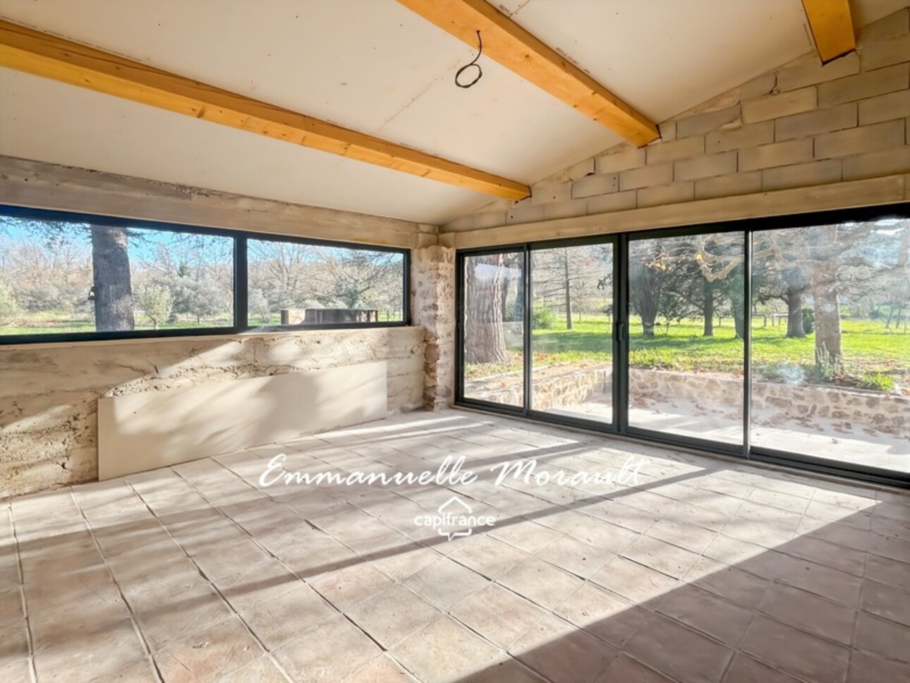 Photos 7 - Equestrian - Propriété de 2 logements et bâtiments agricoles à vendre à BAGNOLS EN FORET (83)