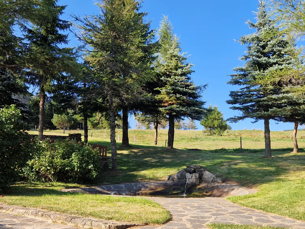 Photos 14 - Touristique - Propriété d'Exception dans le Parc Naturel Régional des Monts d'Ardèche Haute-Loire.