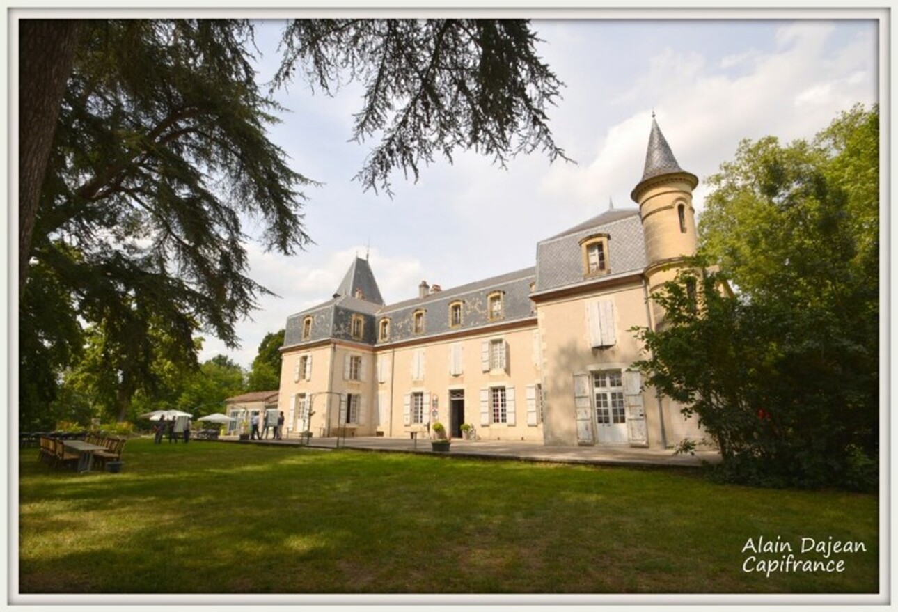 Photos 1 - Prestigious - Dpt Lot et Garonne (47), for sale 17th Century Chateau at the gates of AGEN - 52 Hectares of land