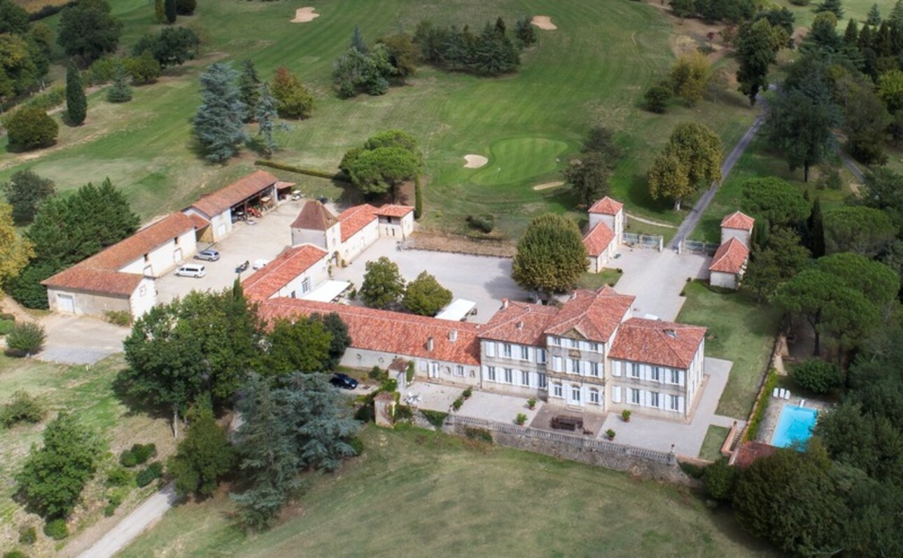 Photos 1 - Prestige - ÉLEGANT CHATEAU XVIII sur 70 ha, VUE PANORAMIQUE PYRÉNÉES, Toulouse-Blagnac 1h30