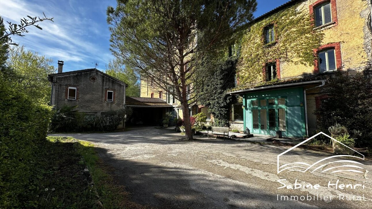 Photos 1 - Touristique - Moulin aménagé en 6 habitations sur plus d'un hectare