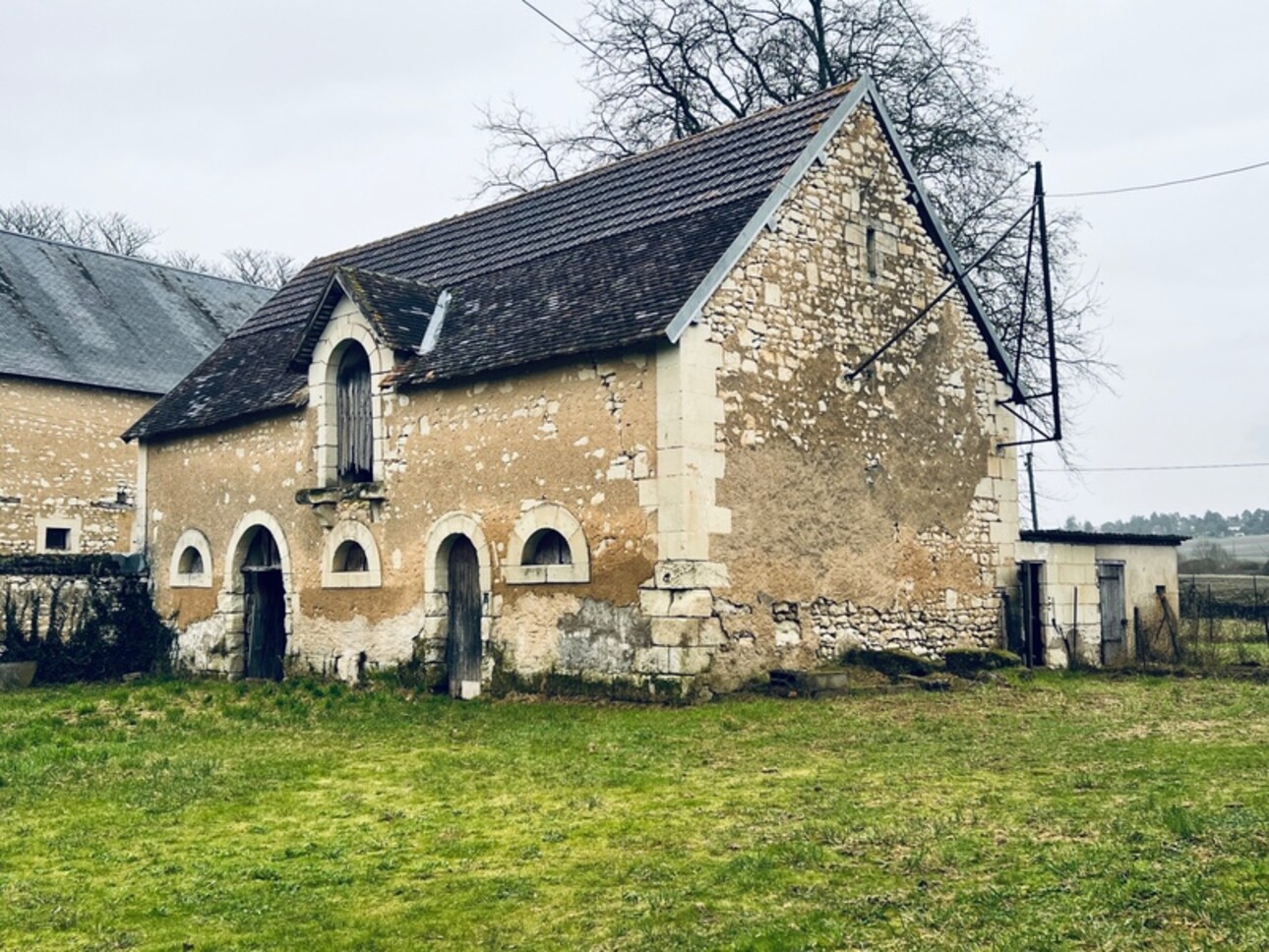 Photos 1 - Touristique - Grange à rénover CHATELLERAULT