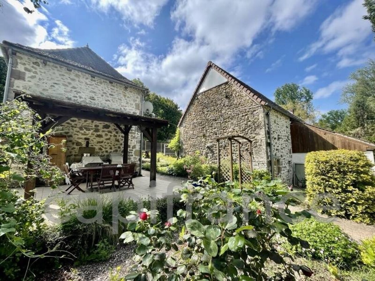 Photos 4 - Touristique - Secteur Branceilles ensemble de propriété comprenant d'une maison, d'un gite et d'une grande grange