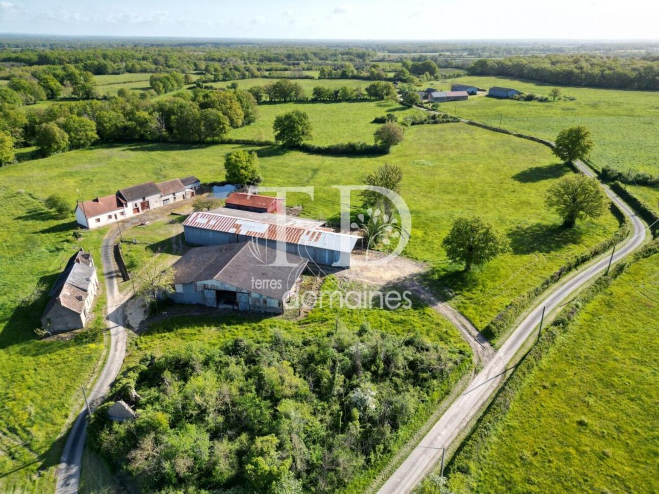 Photos 2 - Agricole - Petite ferme en Brenne sur 08 hectares 79 ares