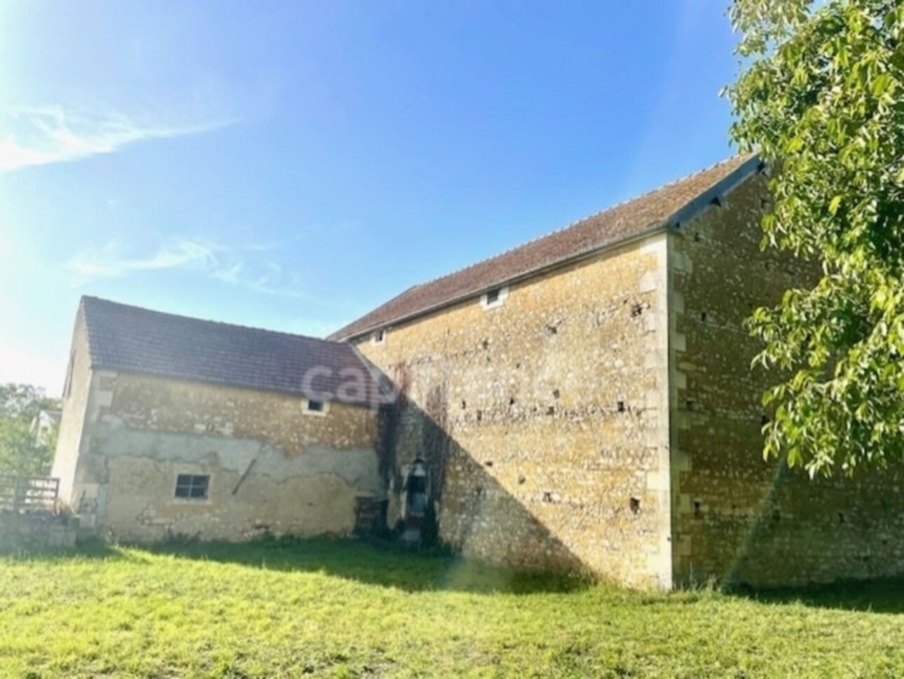 Photos 21 - Touristique - Grange avec écuries de 207 m2 avec jardin arboré secteur OUANNE (89)