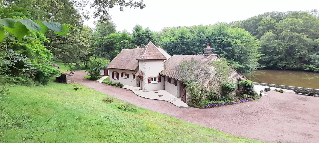 Photos 1 - Prestige - Belle propriété boisée au bord de son étang - secteur Avallon Vézelay