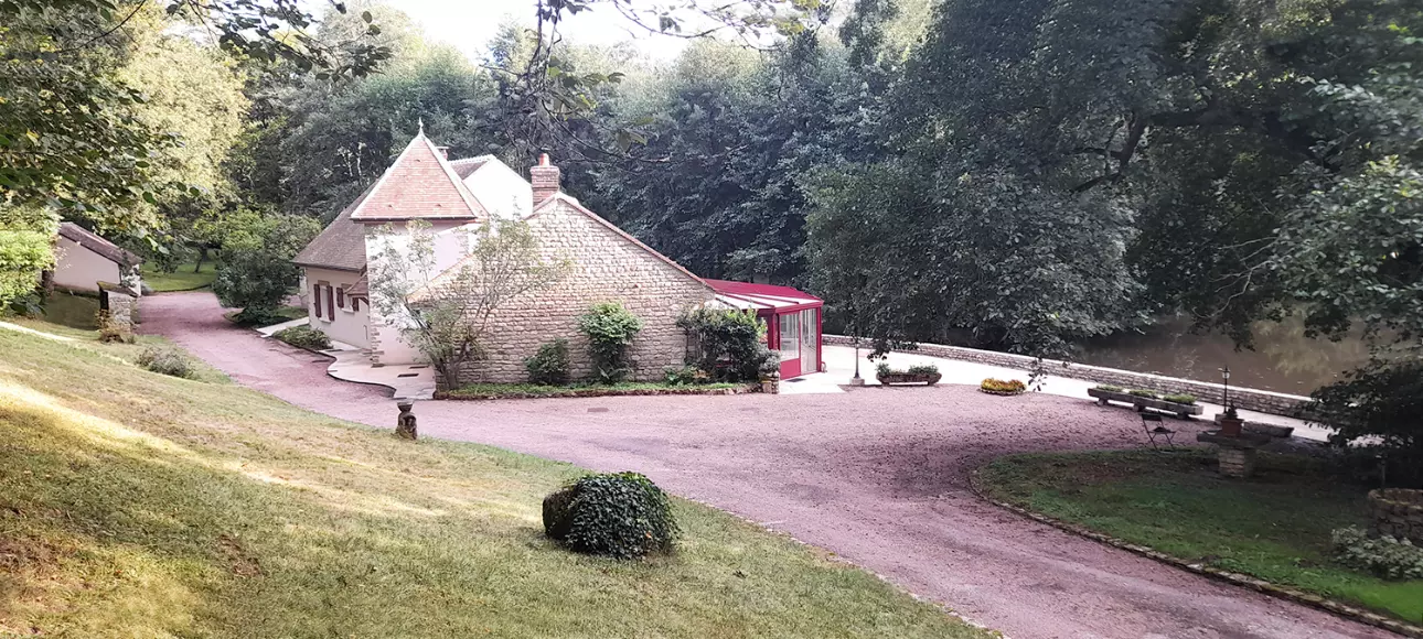 Photos 3 - Prestige - Belle propriété boisée au bord de son étang - secteur Avallon Vézelay