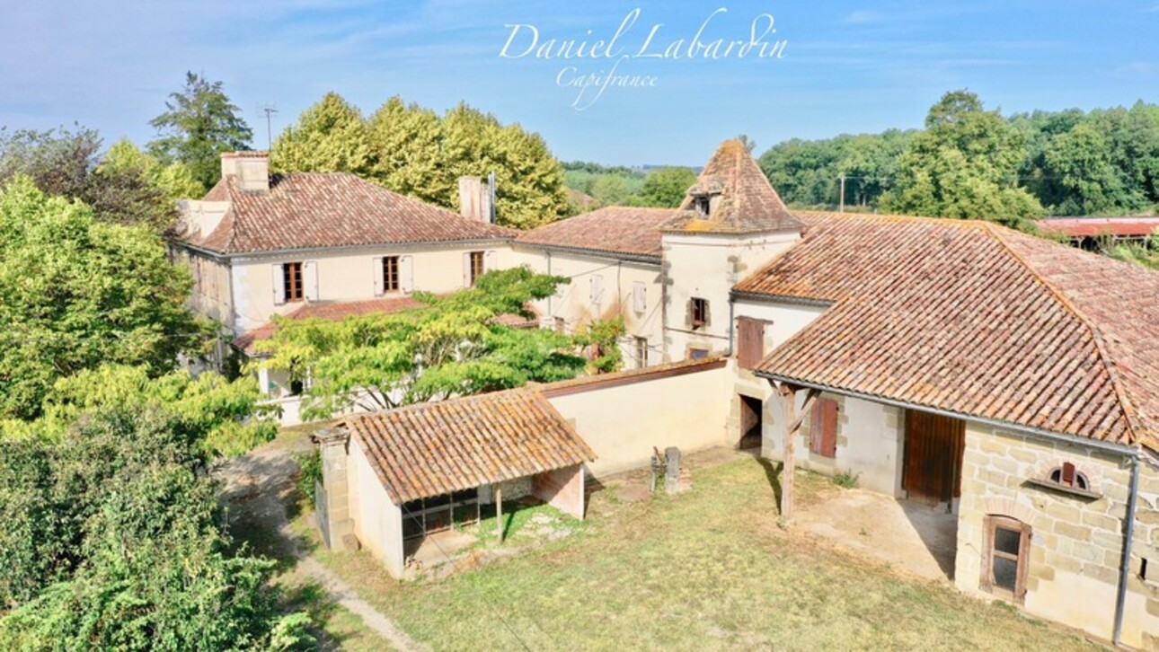 Photos 1 - Touristique - Dpt Lot et Garonne (47), à vendre proche de TONNEINS propriete P9 de 283 m² - Terrain de 18 348,00 m²