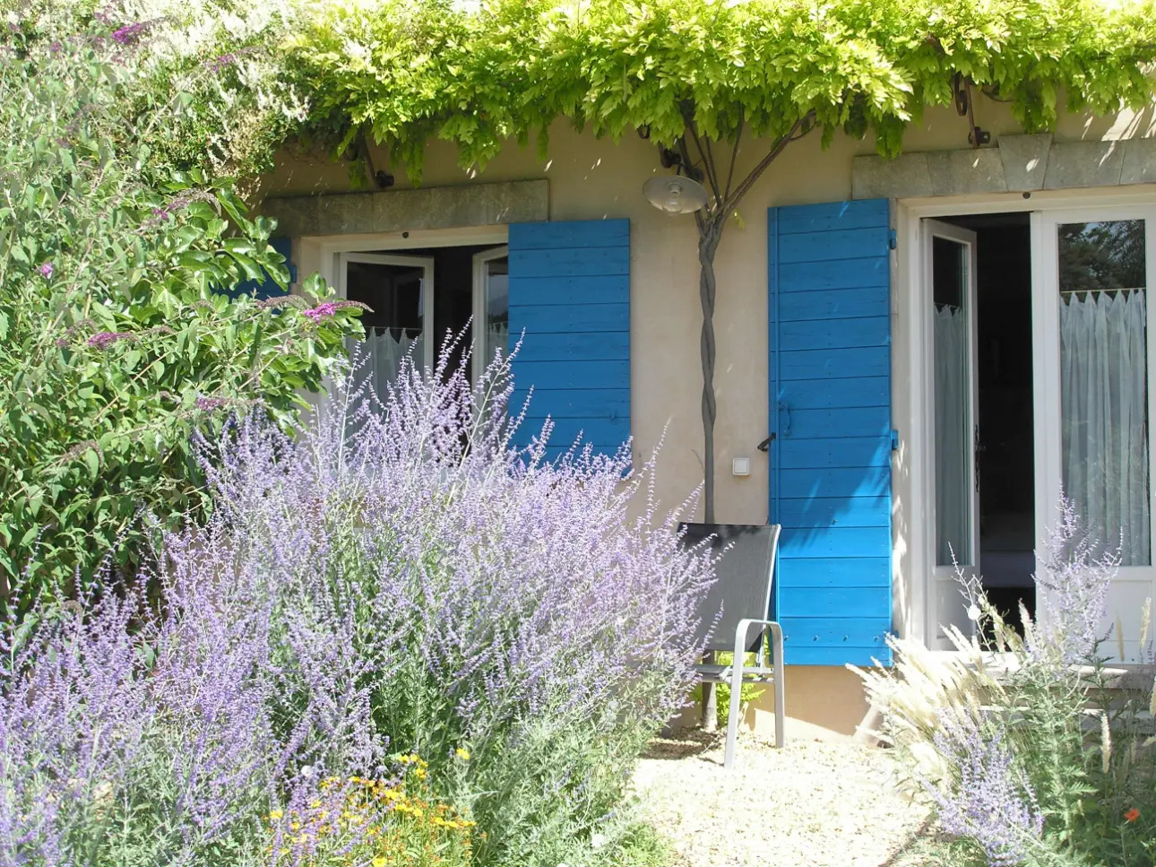 Photos 4 - Prestige - Maison d'hôtes de charme climatisée a vendre au coeur du Luberon