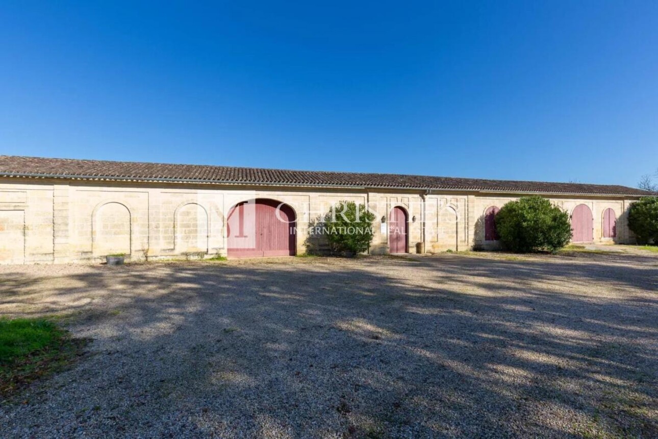 Photos 21 - Prestigious - Near Saint-Emilion - Exceptional historic Château surrounded by 112 ha including park with swimming